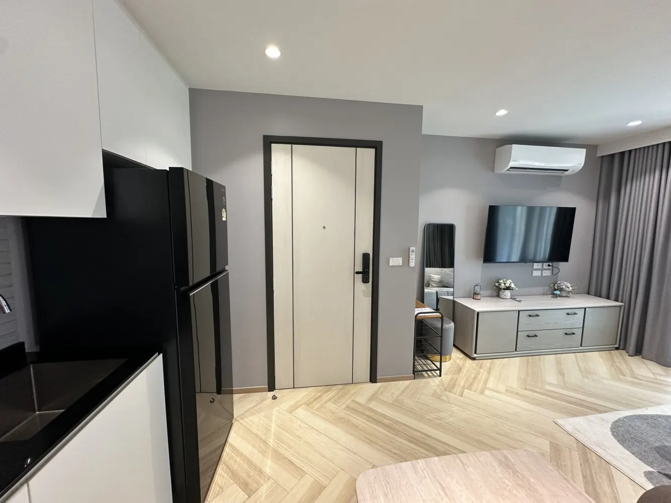 Property image - full photo 11