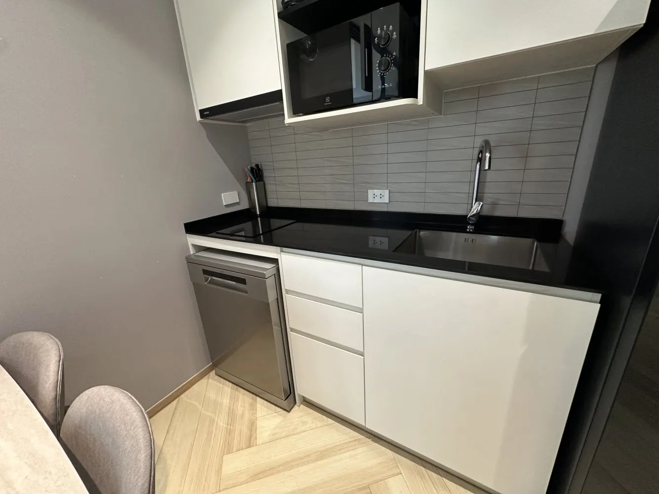 Property image - full photo 13