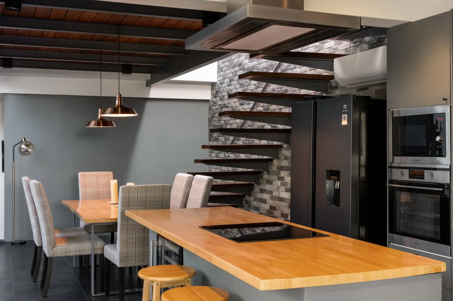 Property image - full photo 4