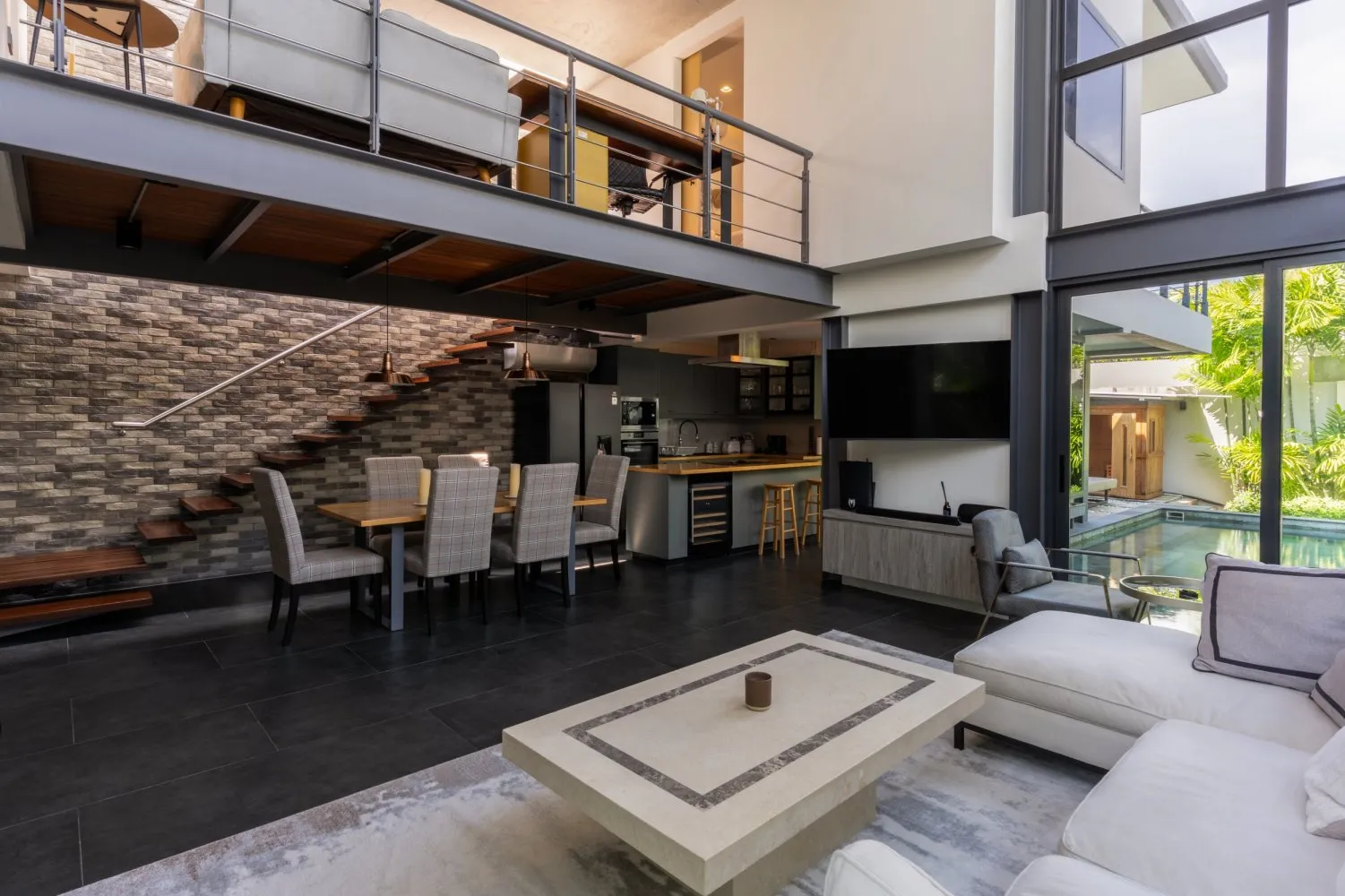 Property image - full photo 3