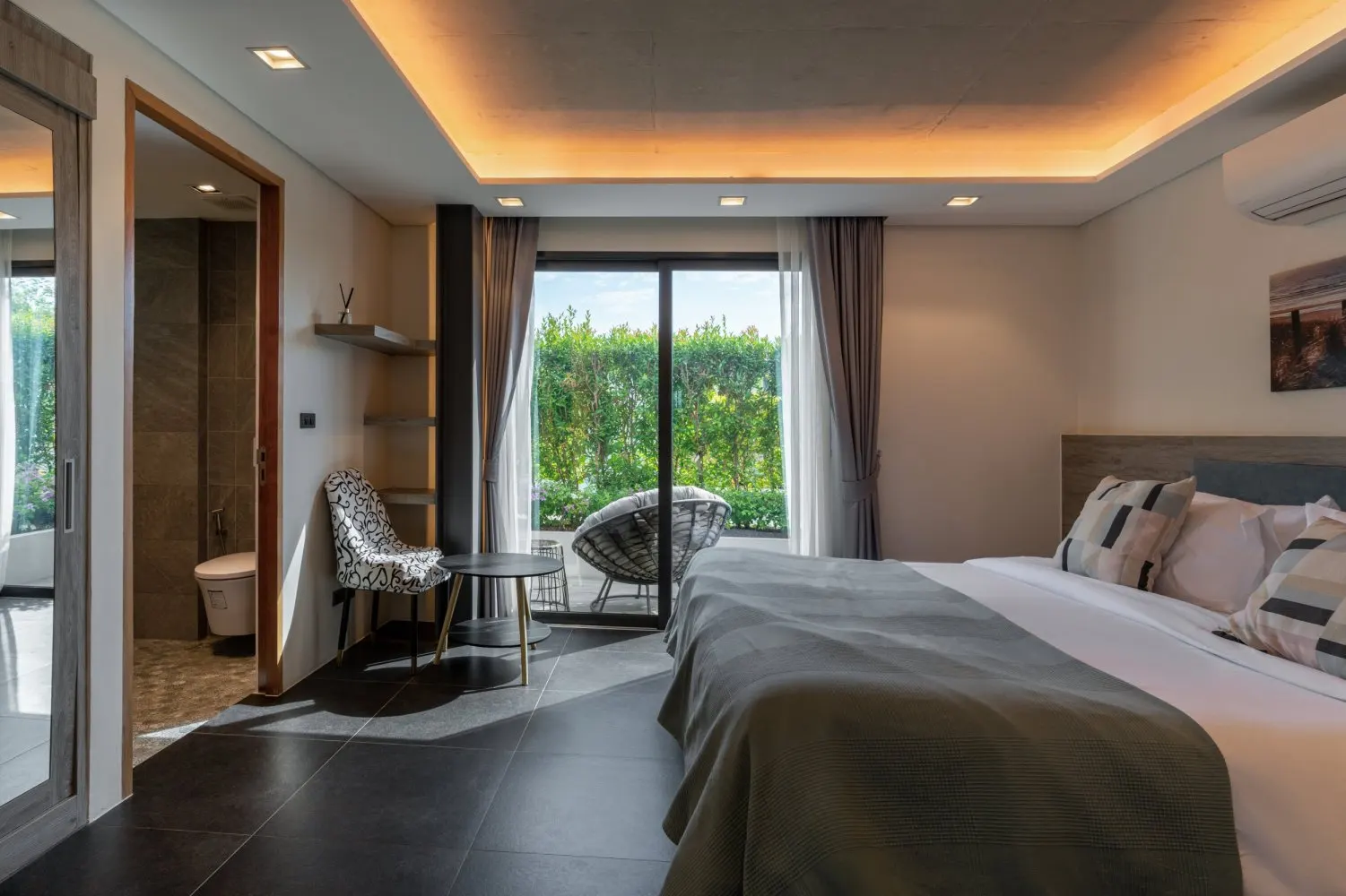 Property image - full photo 15