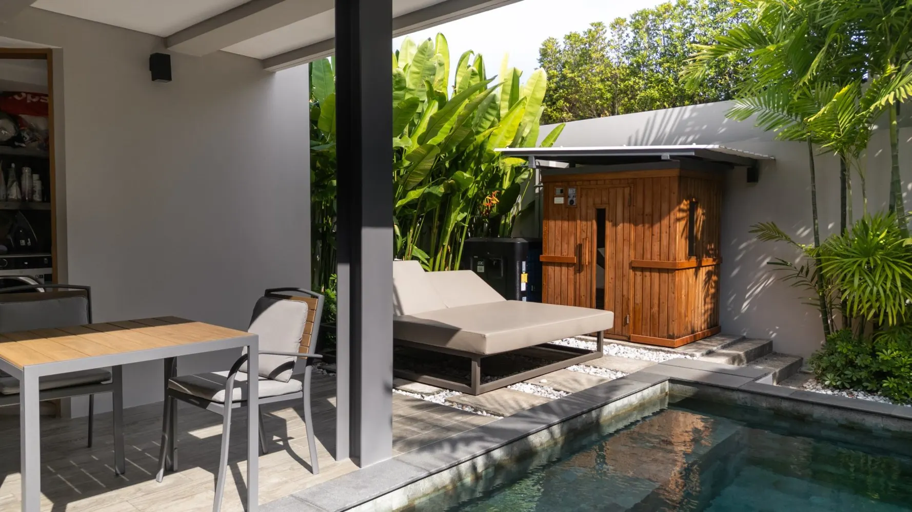 Property image - full photo 16