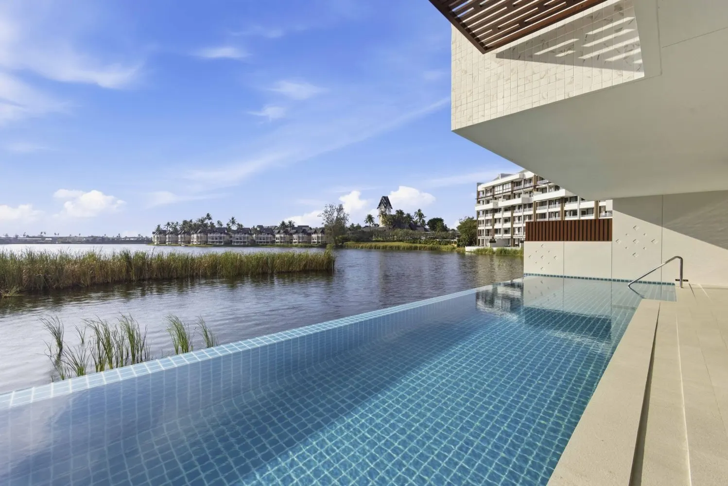 Property image - full photo 1