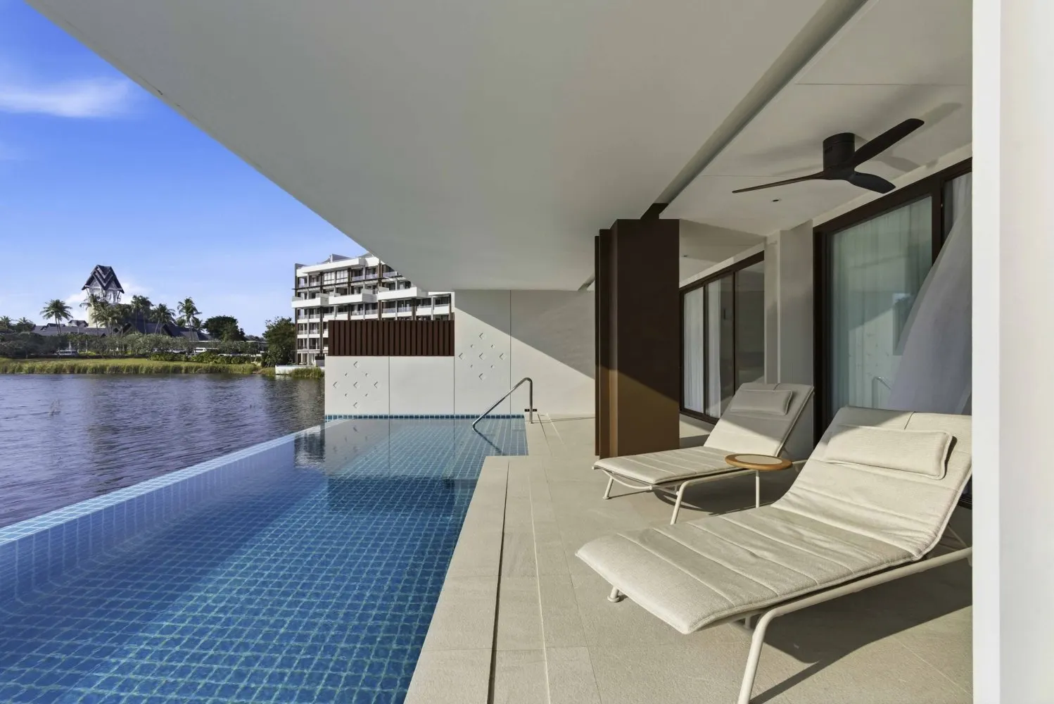 Property image - full photo 2