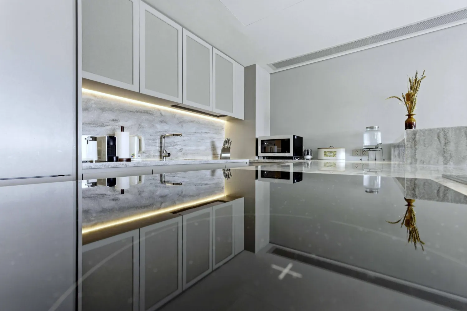 Property image - full photo 10