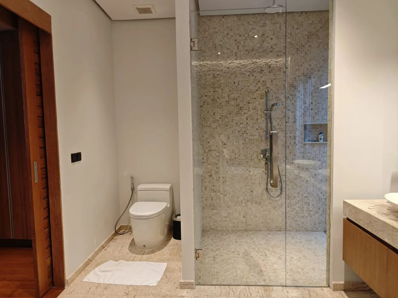 Property image - full photo 13