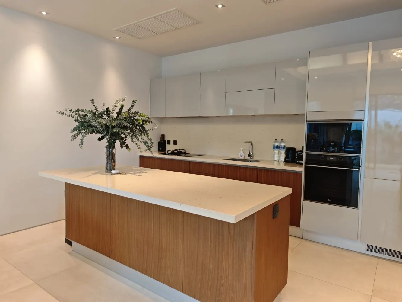 Property image - full photo 4