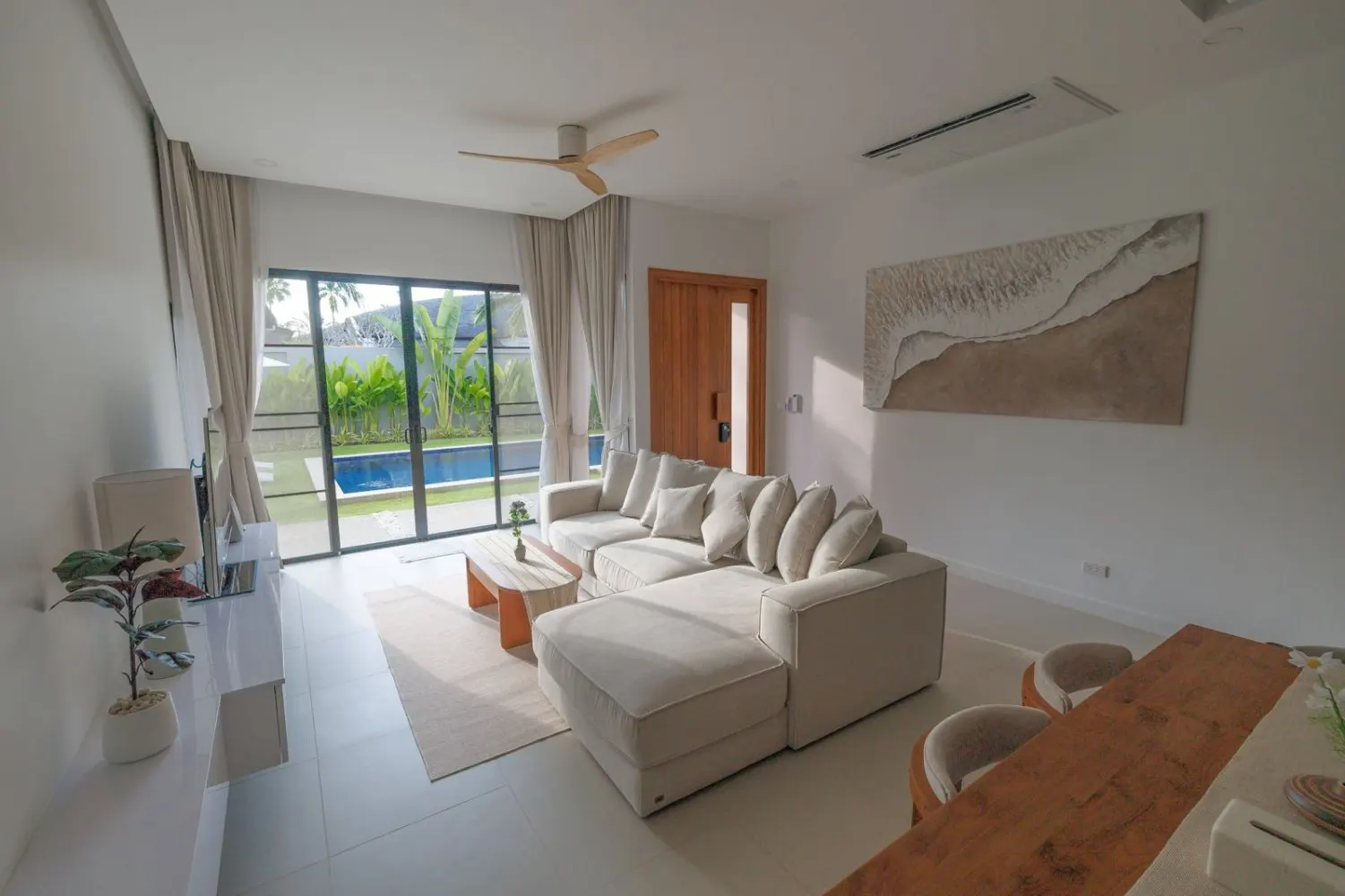 Property image - full photo 8