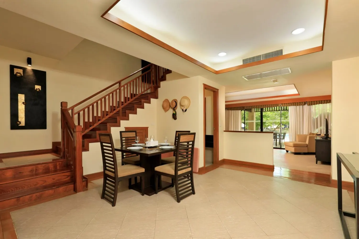 Property image - full photo 4