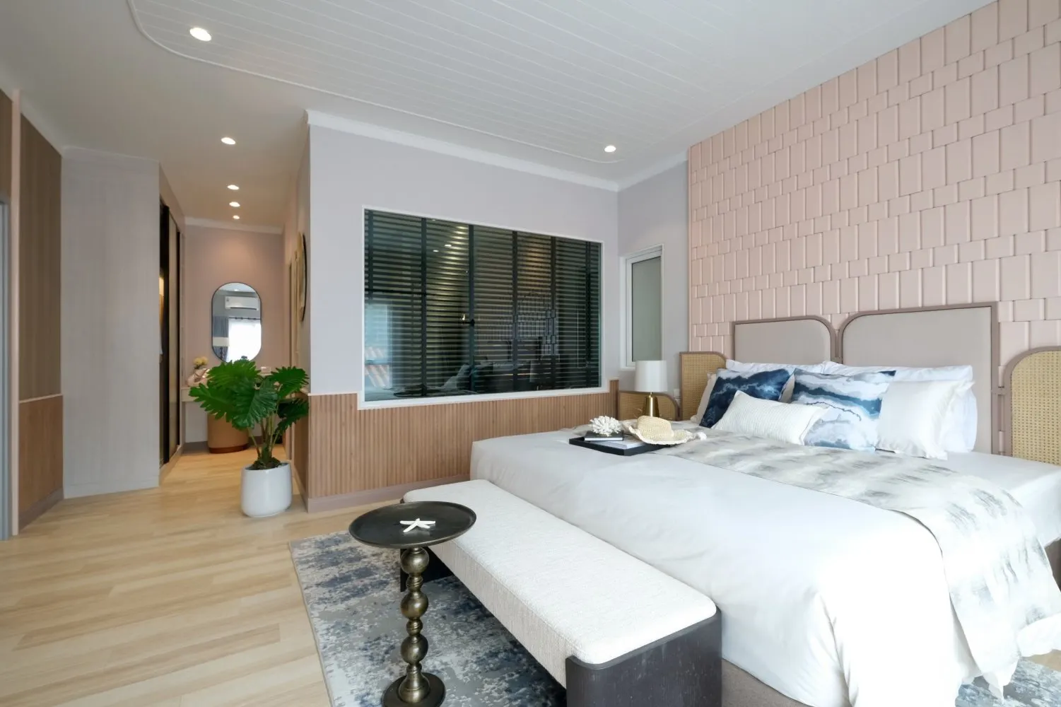 Property image - full photo 15