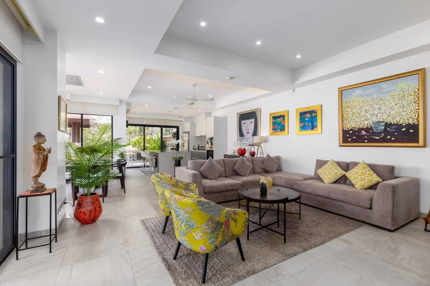 Property image - full photo 4