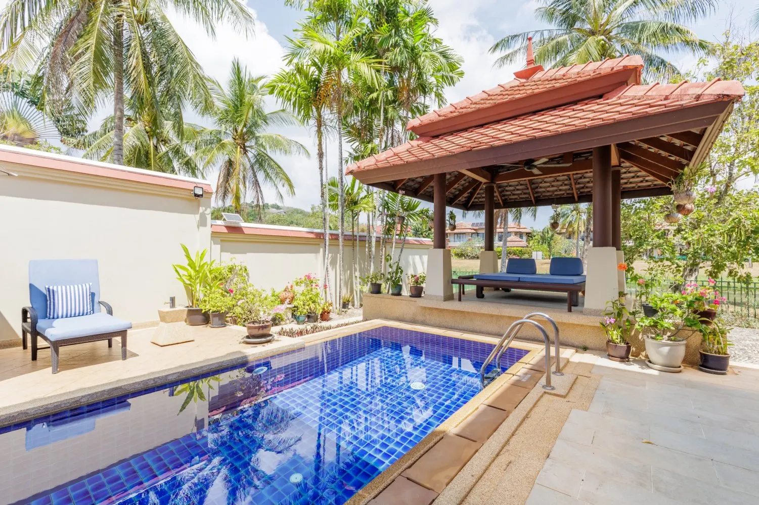 Property image - full photo 2