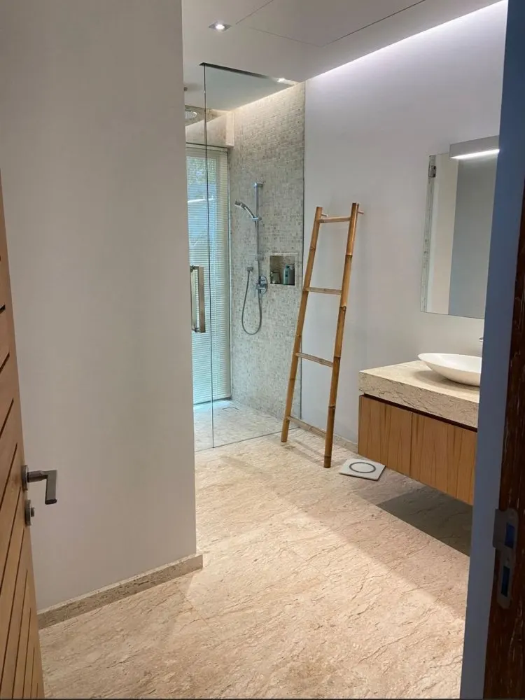 Property image - full photo 34