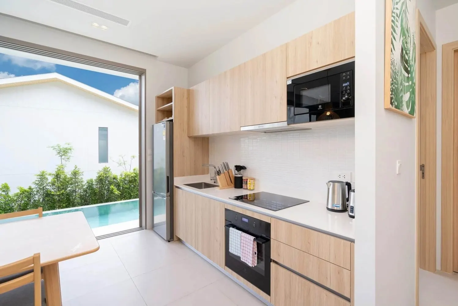 Property image - full photo 3