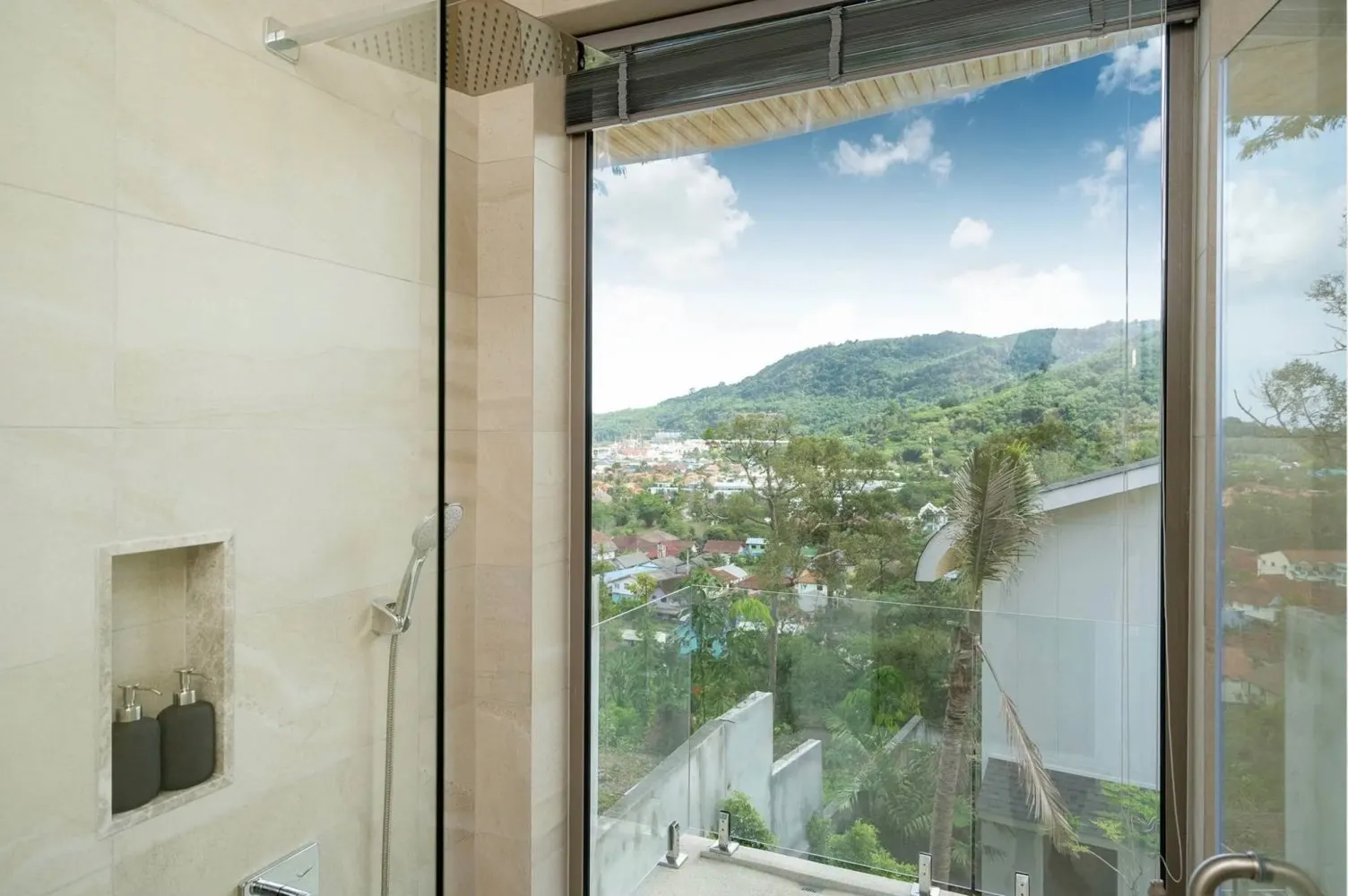 Property image - full photo 5