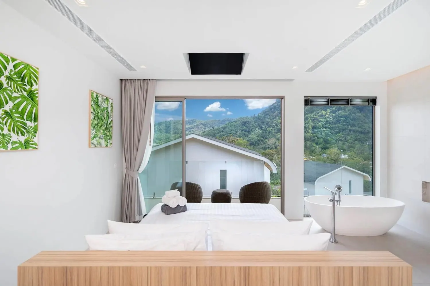Property image - full photo 12