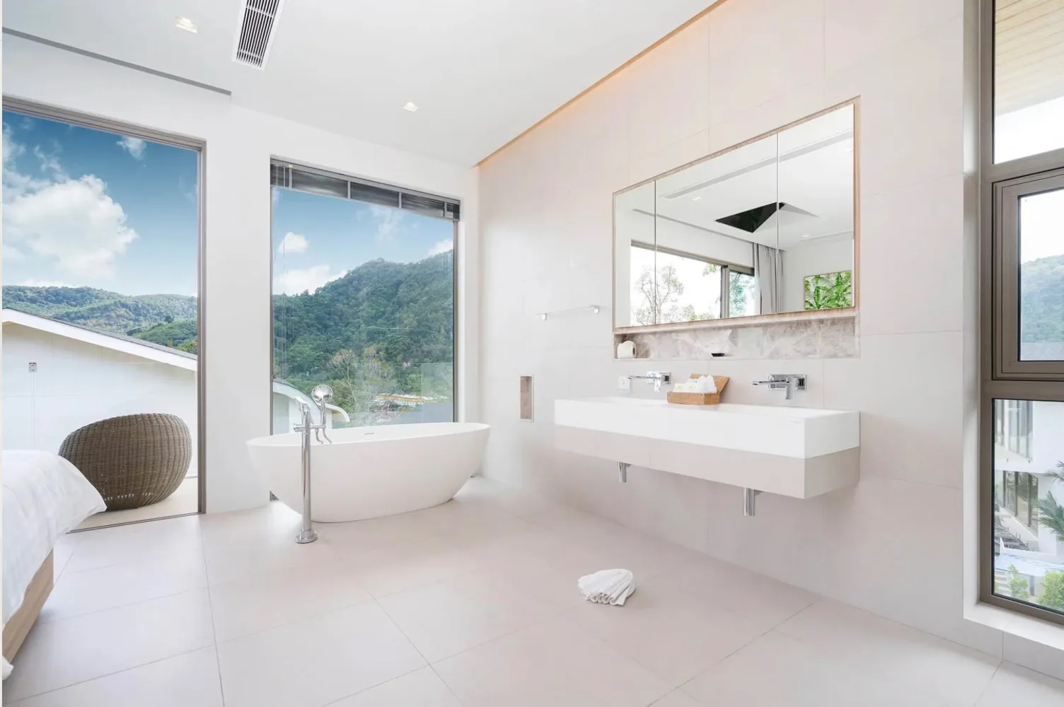 Property image - full photo 8