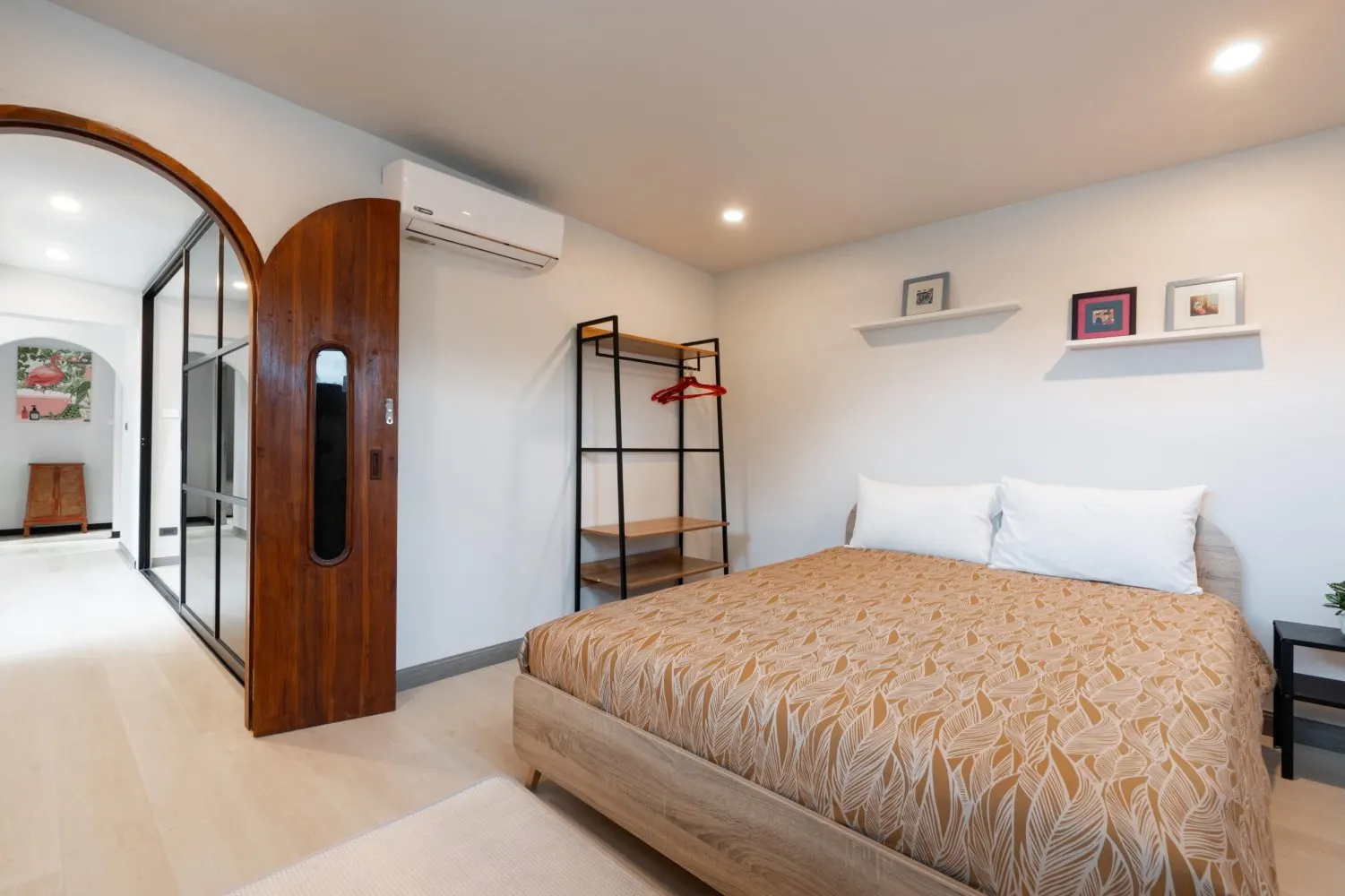 Property image - full photo 16
