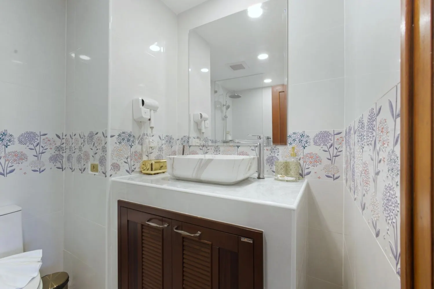 Property image - full photo 22