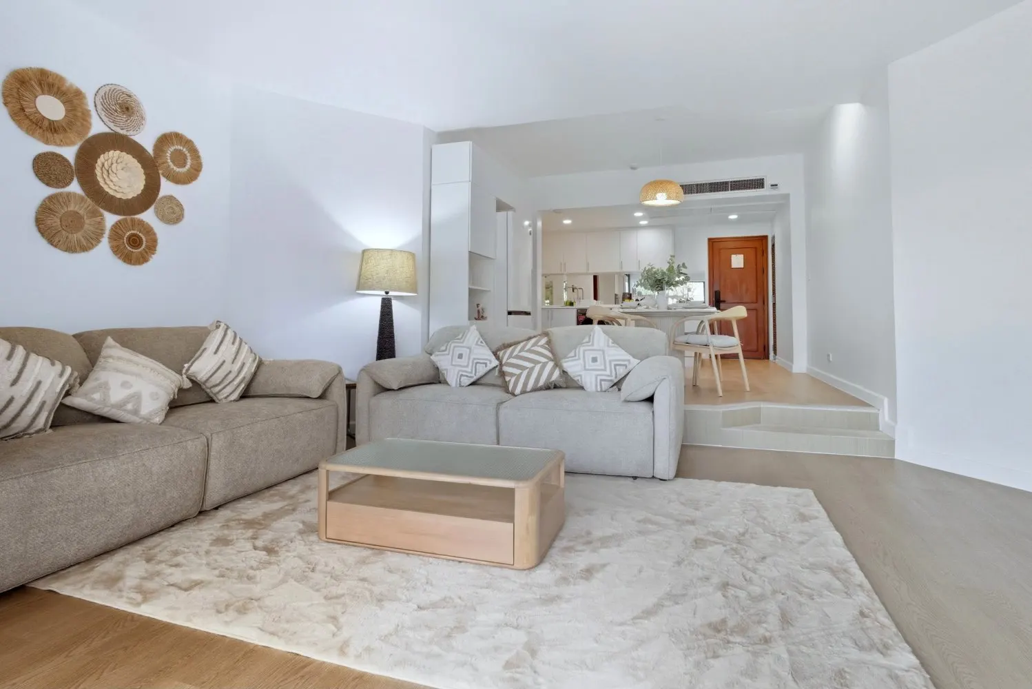 Property image - full photo 4