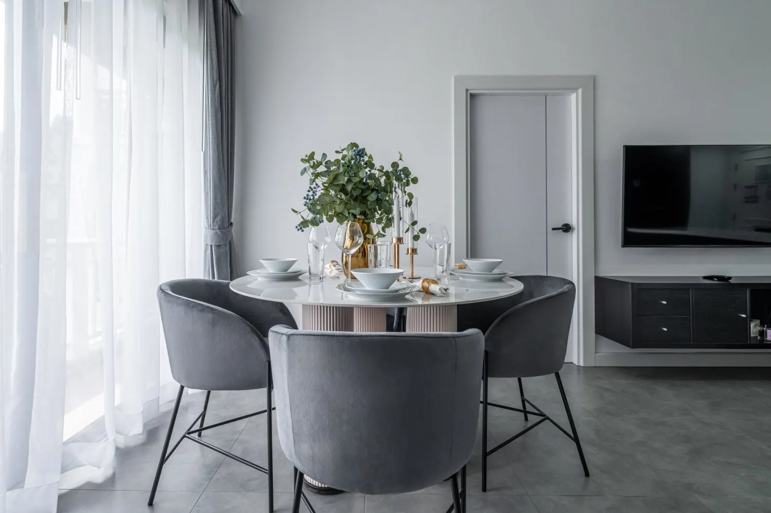 Property image - full photo 2