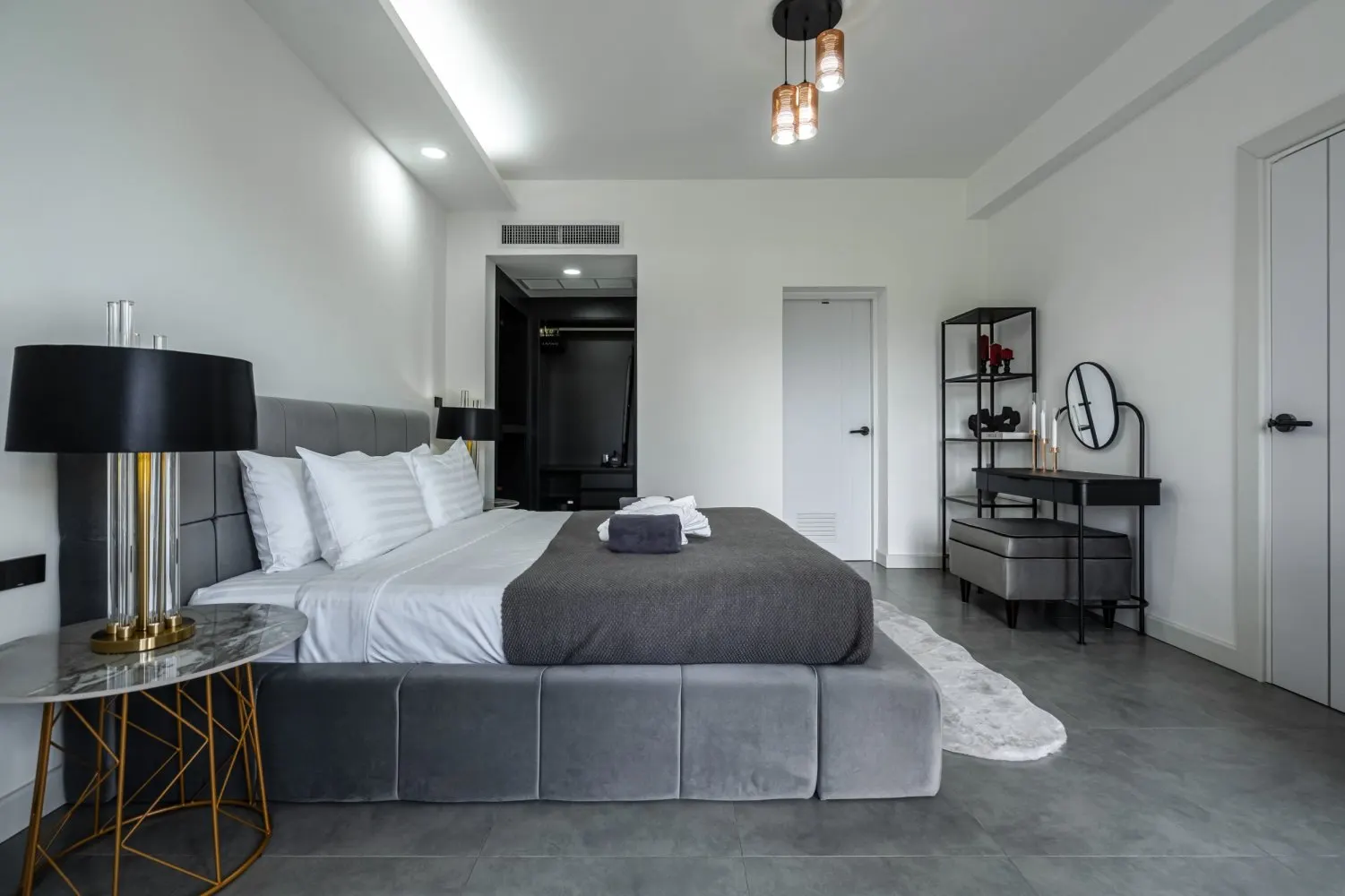 Property image - full photo 16