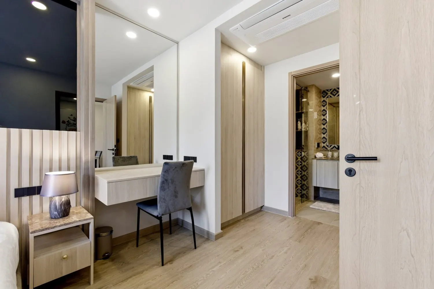 Property image - full photo 11
