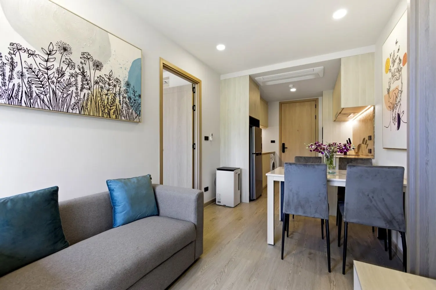 Property image - full photo 2
