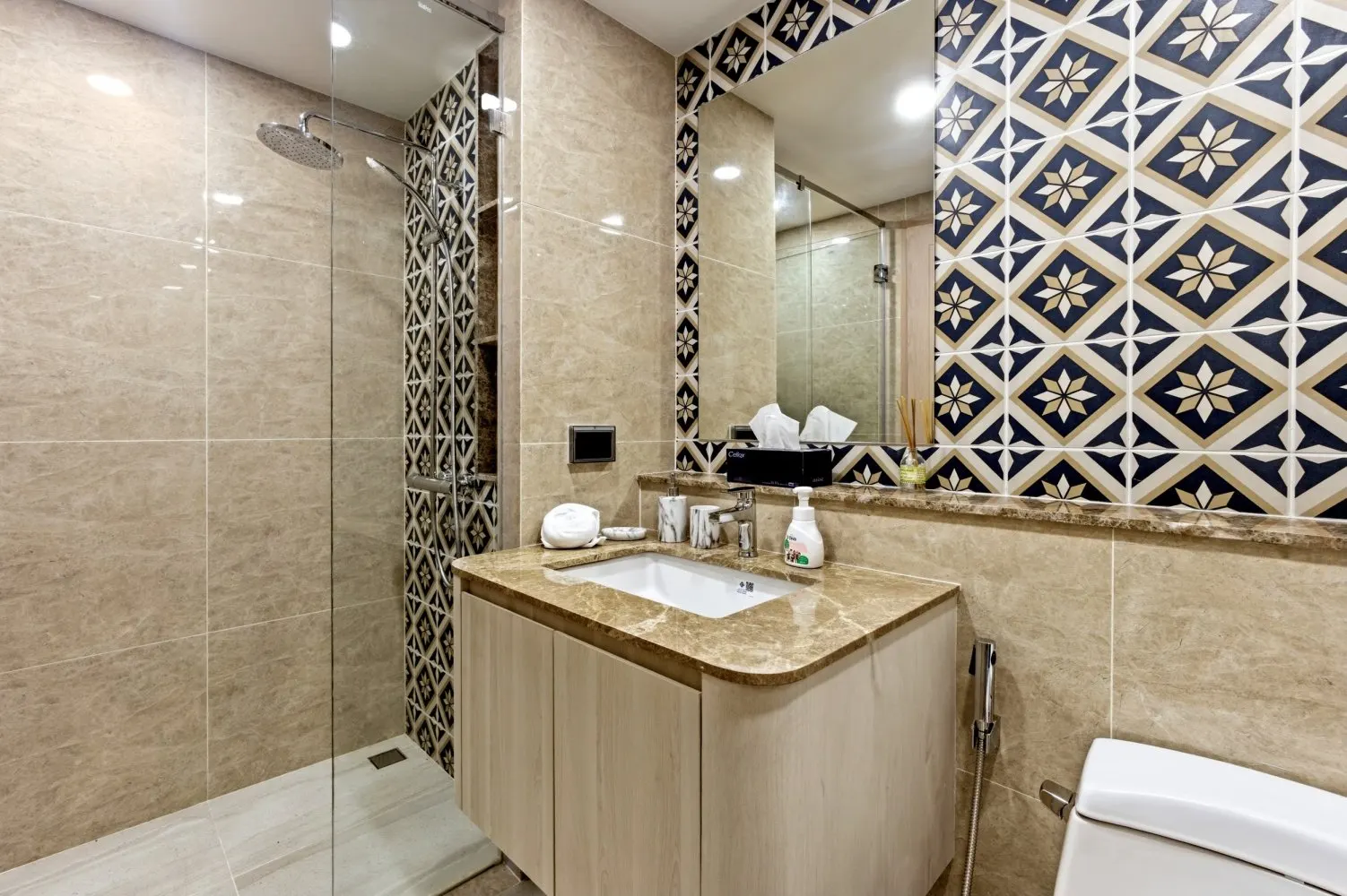 Property image - full photo 31