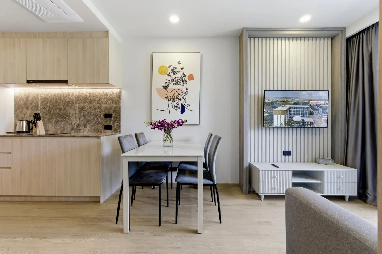 Property image - full photo 1