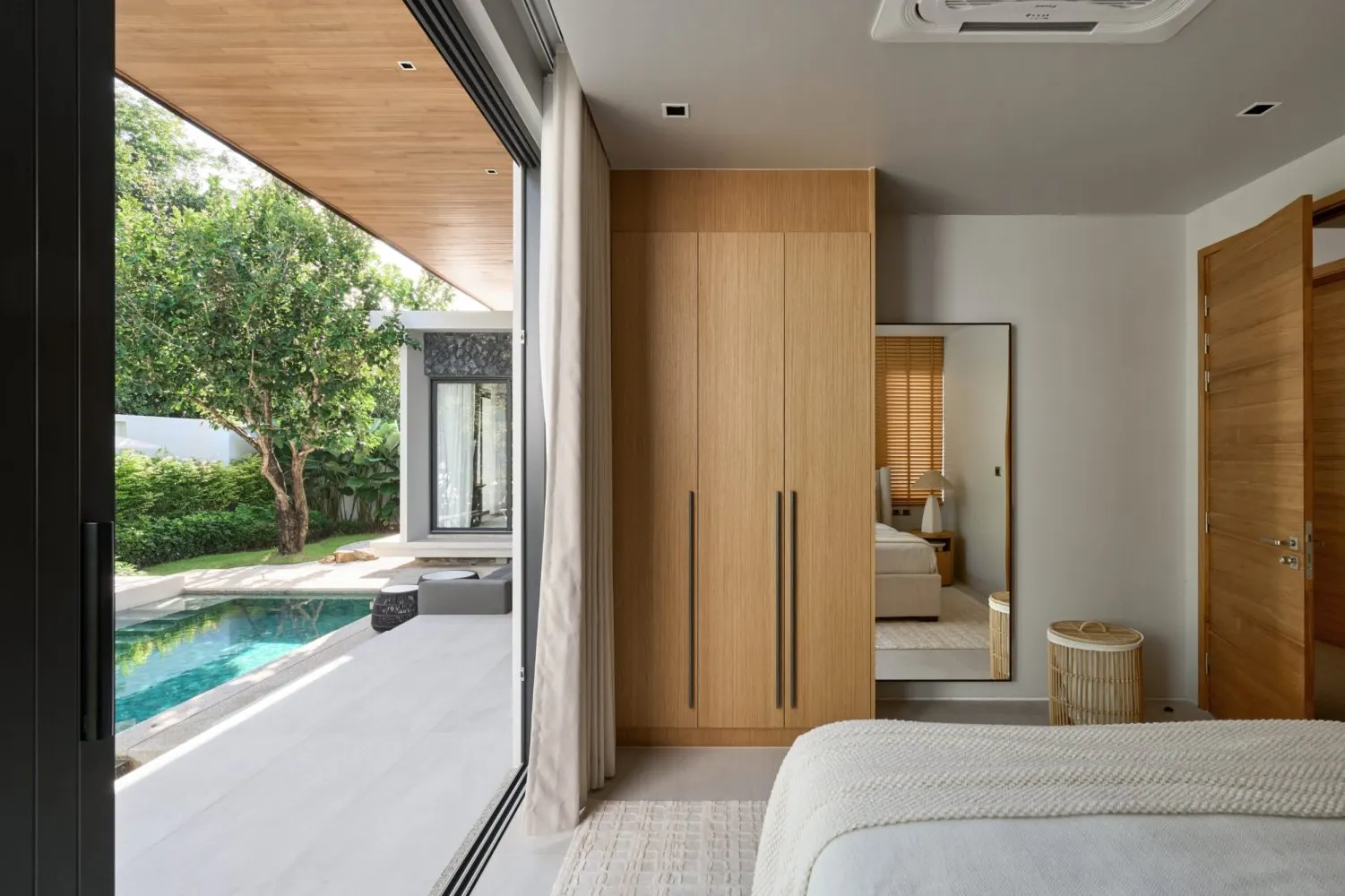 Property image - full photo 15