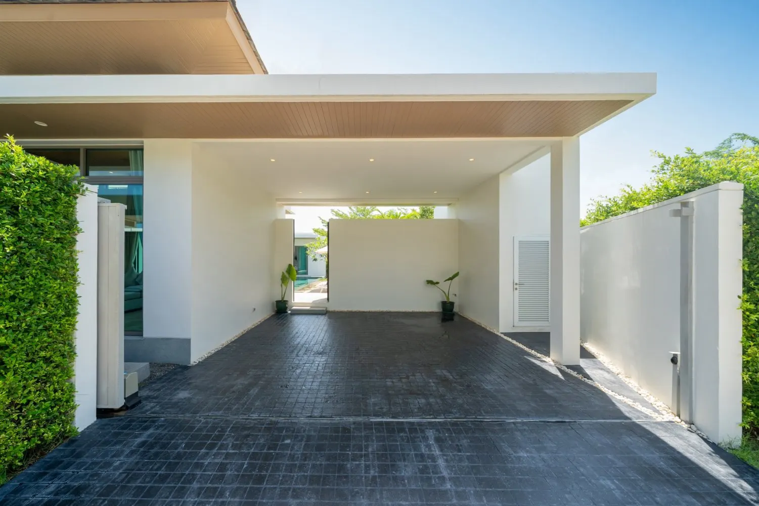 Property image - full photo 31