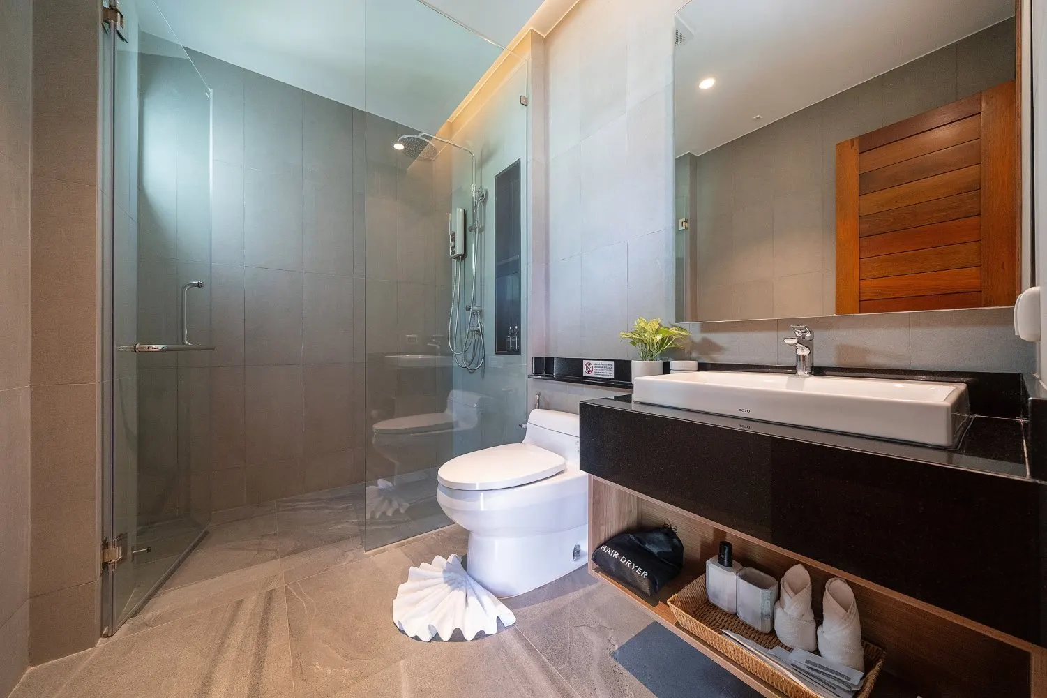 Property image - full photo 17