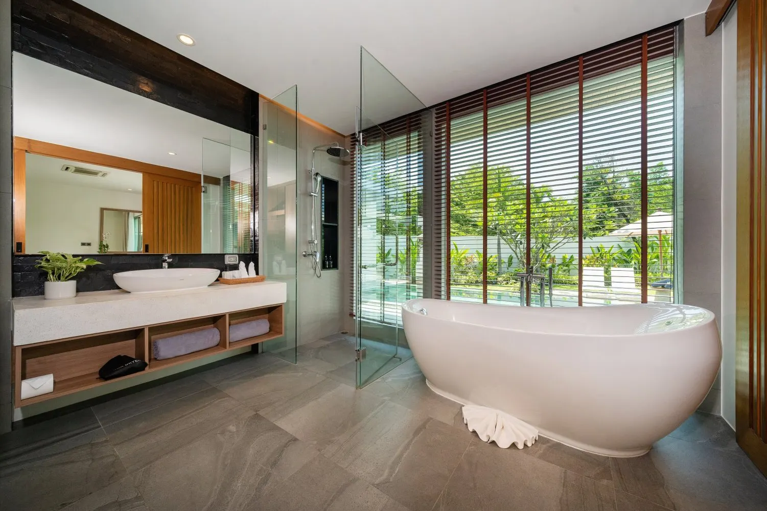 Property image - full photo 18