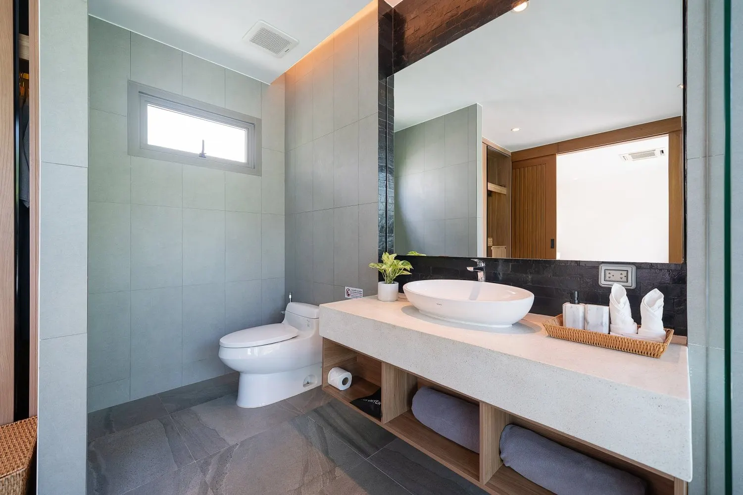 Property image - full photo 21