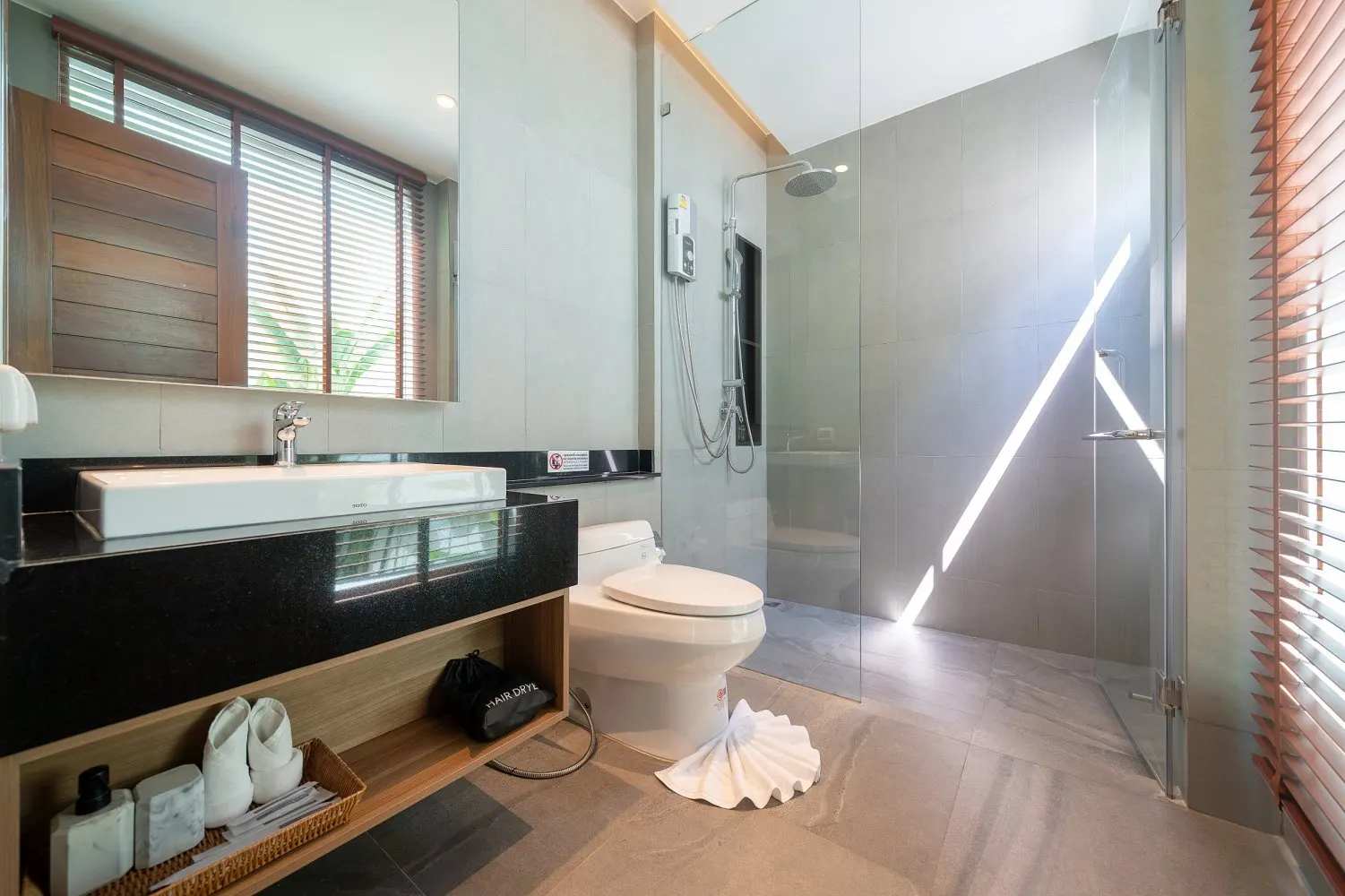 Property image - full photo 12