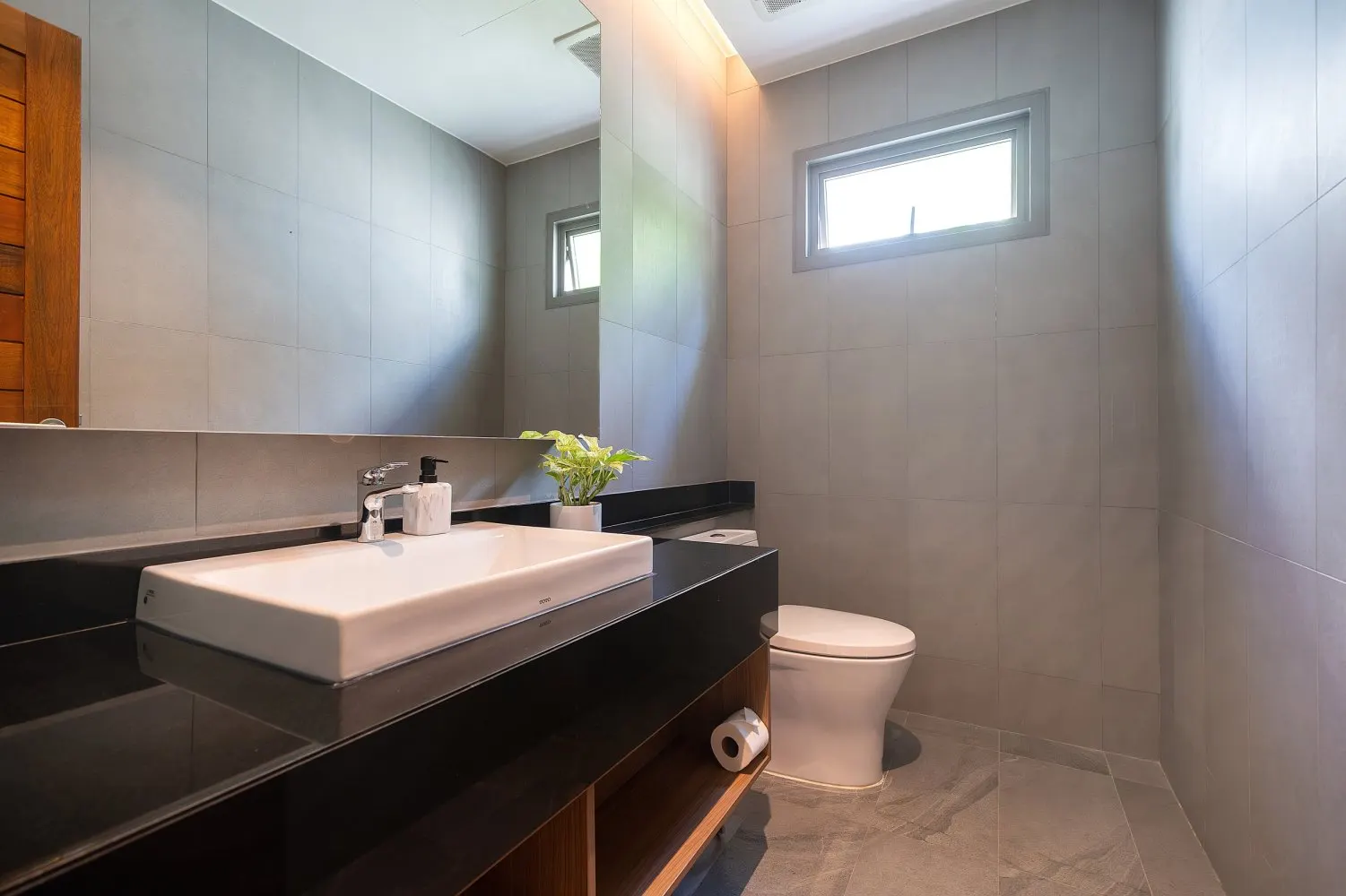 Property image - full photo 15