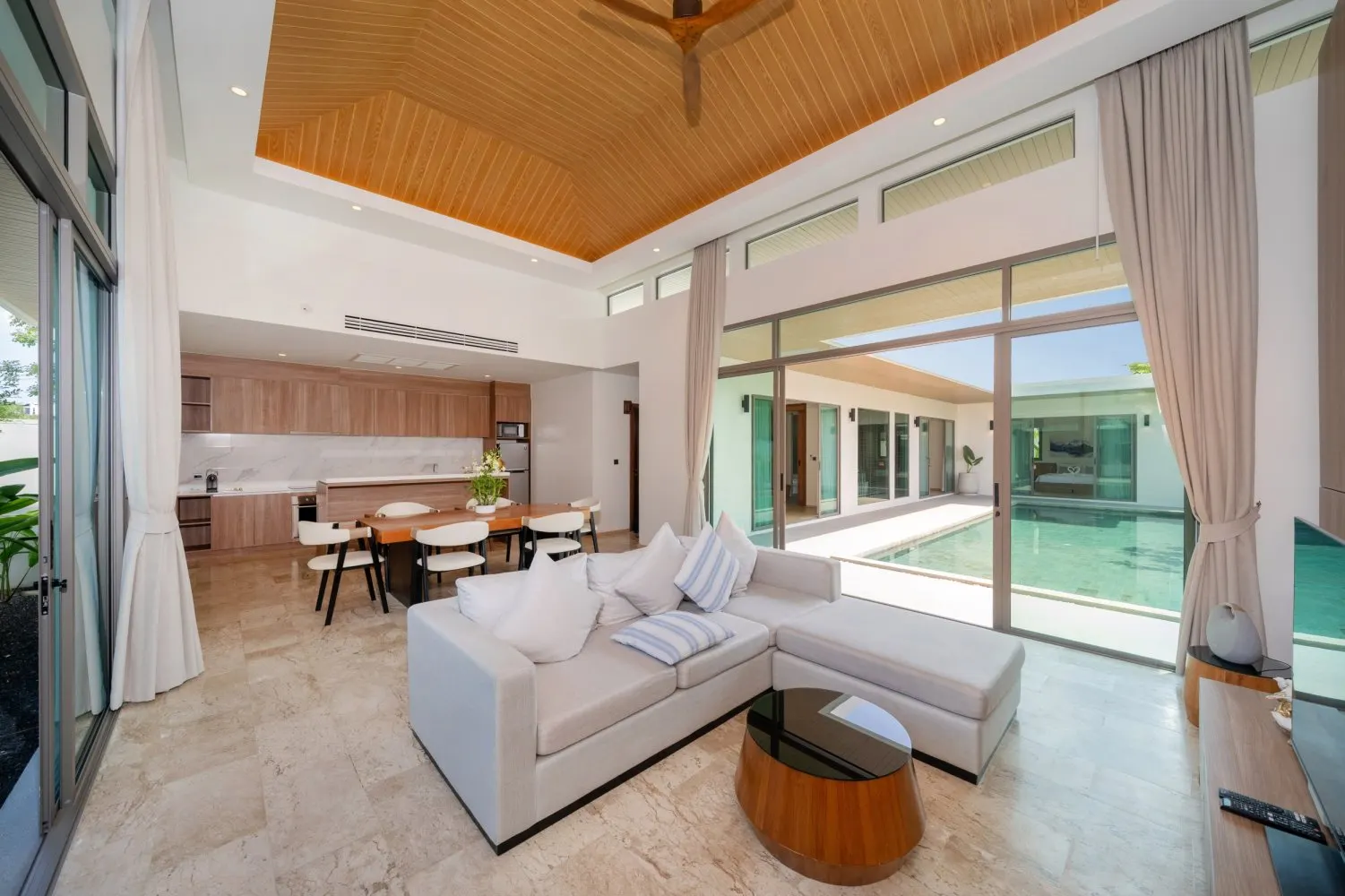 Property image - full photo 1