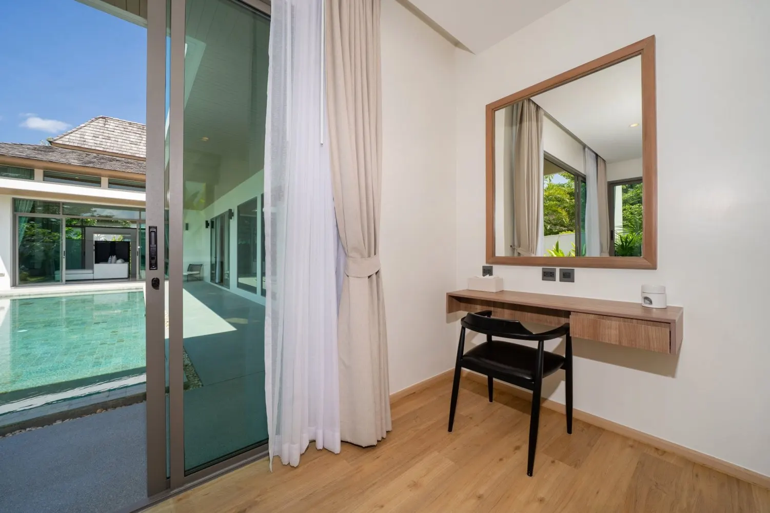 Property image - full photo 9