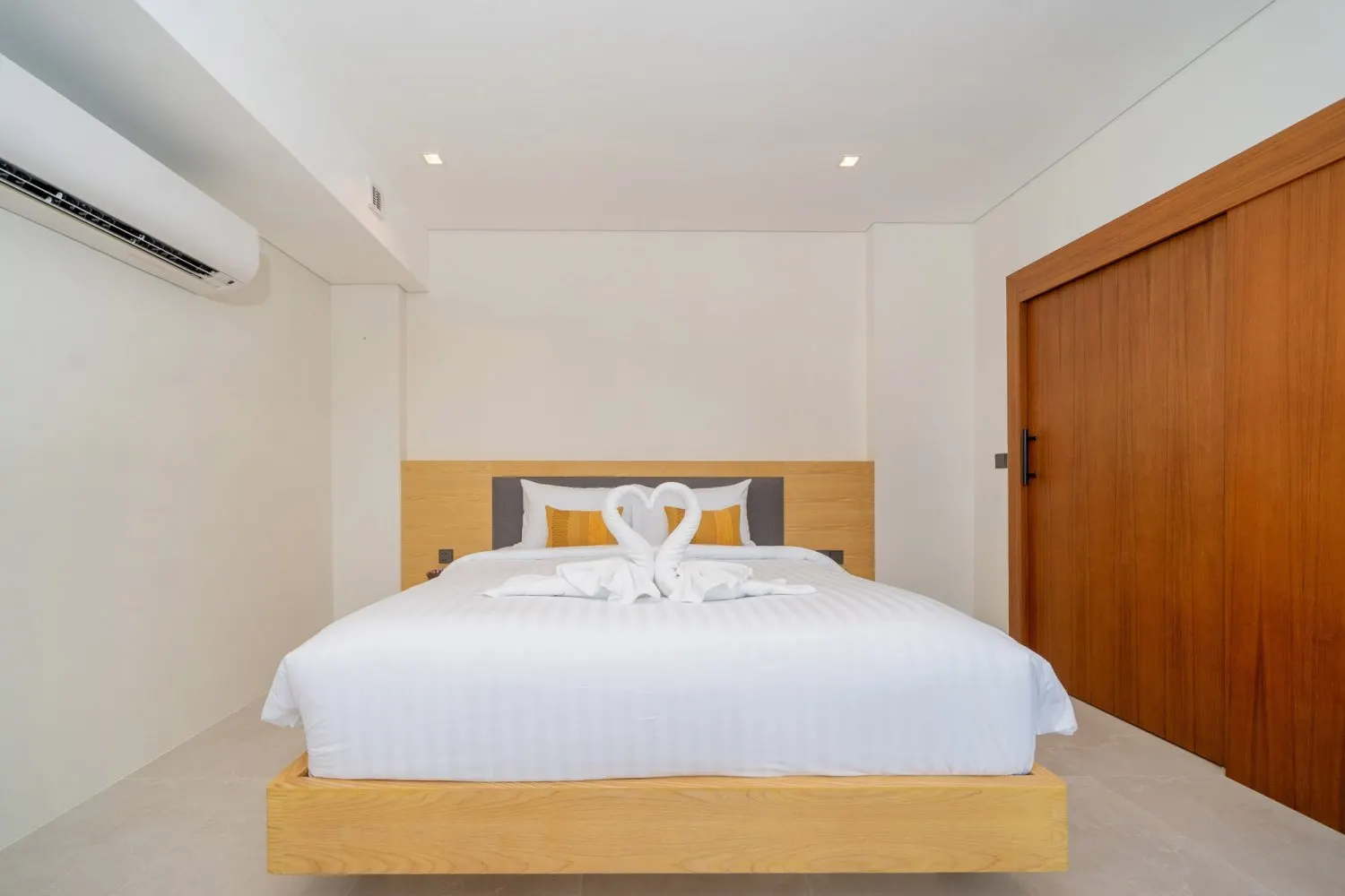 Property image - full photo 14