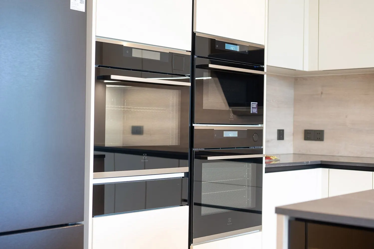 Property image - full photo 8