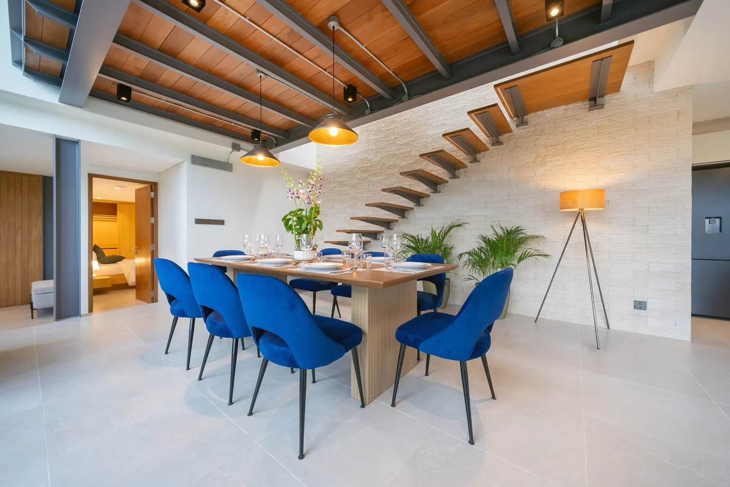 Property image - full photo 4