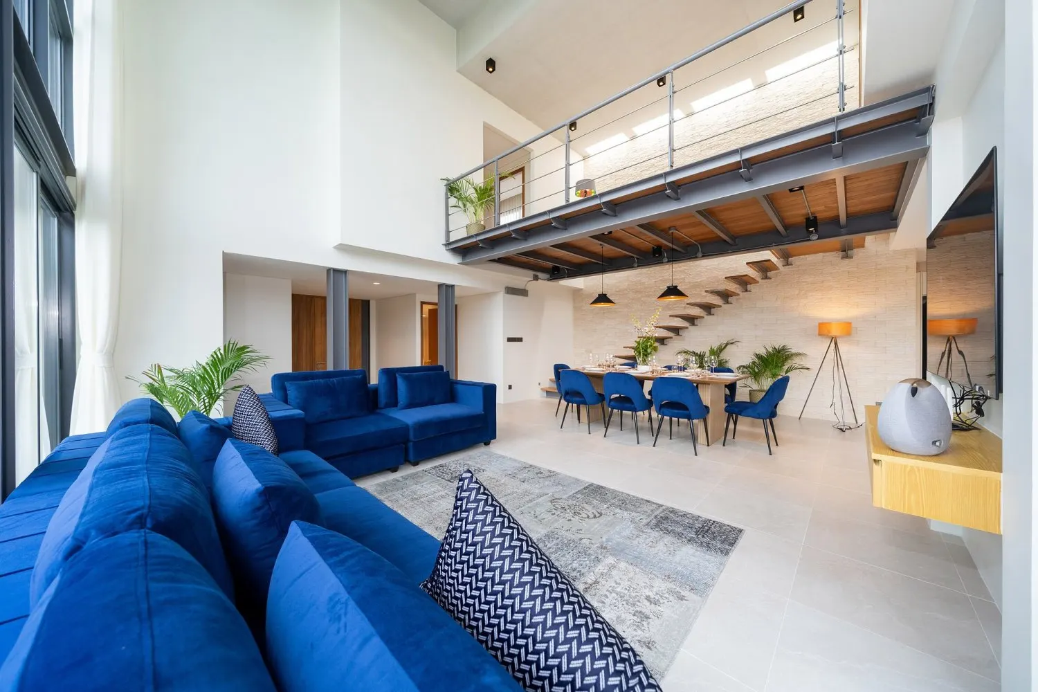 Property image - full photo 11