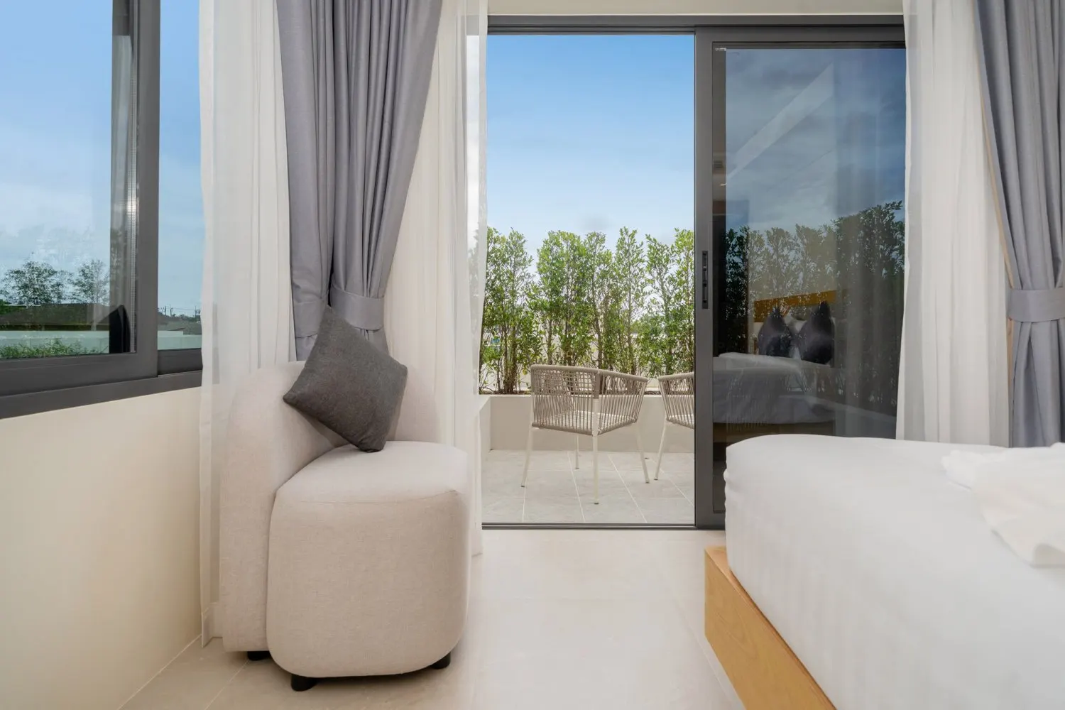 Property image - full photo 82