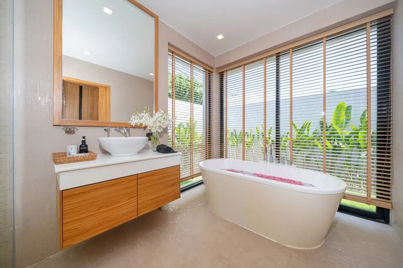 Property image - full photo 13