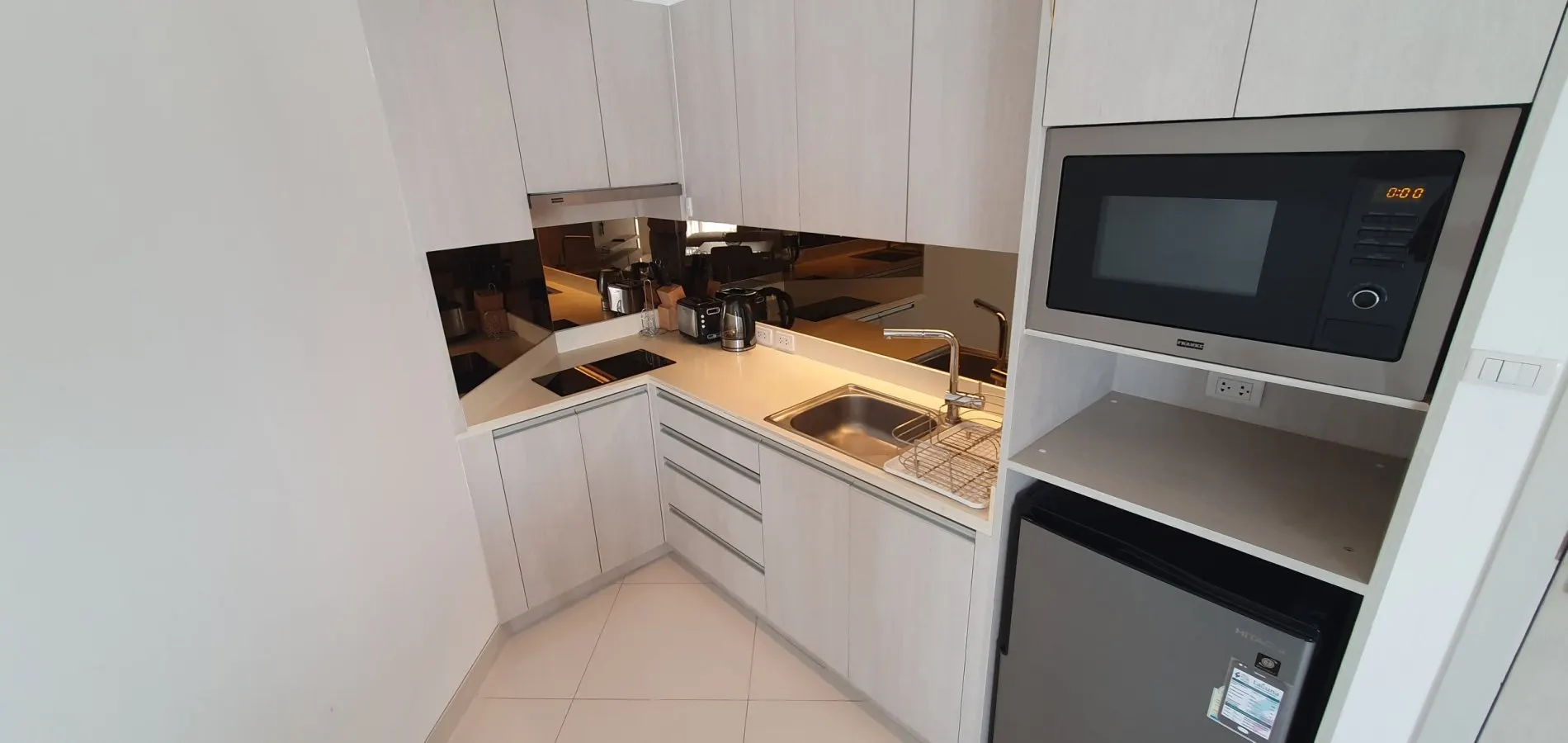Property image - full photo 9