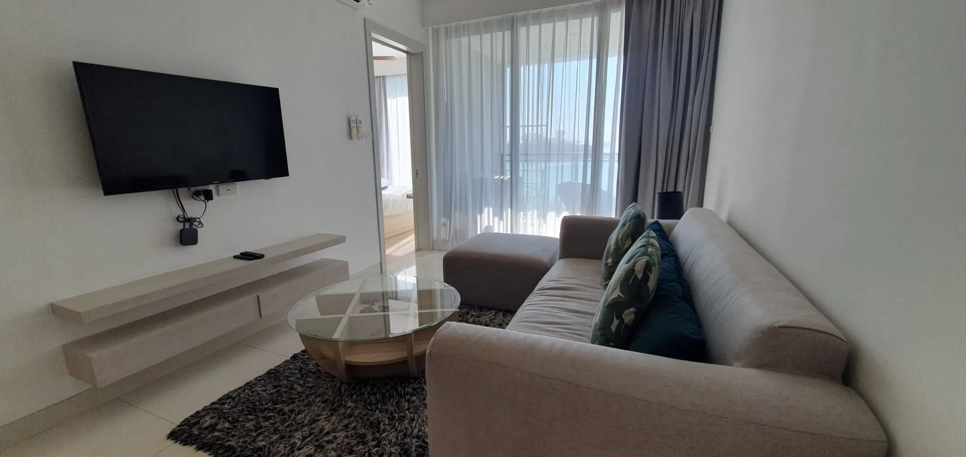 Property image - full photo 2
