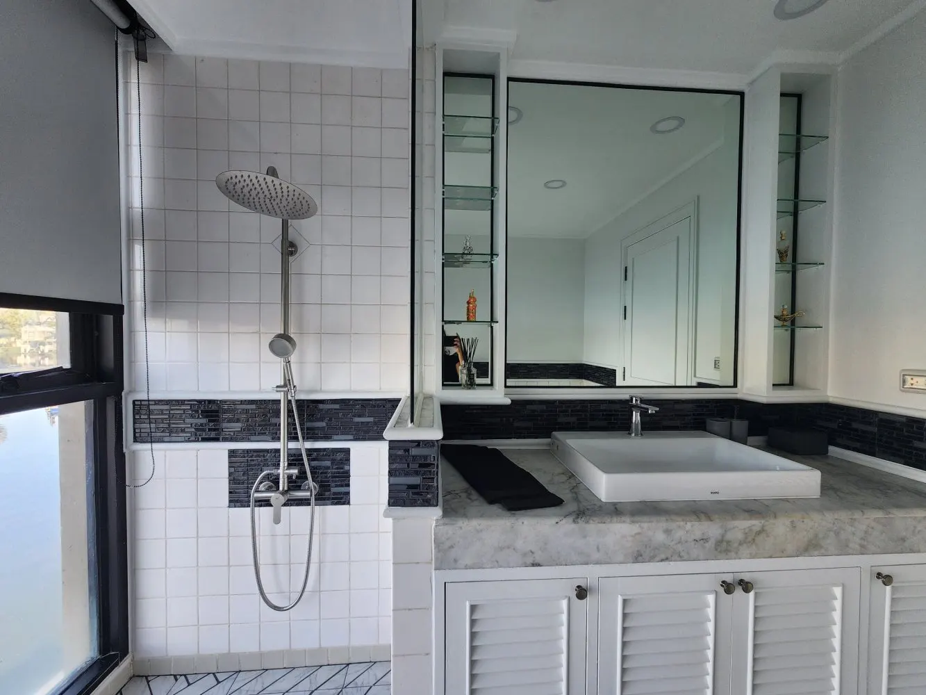 Property image - full photo 18