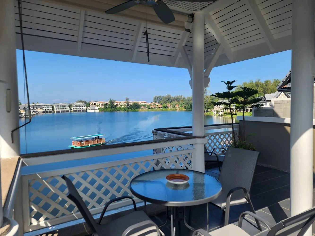 Property image - full photo 2