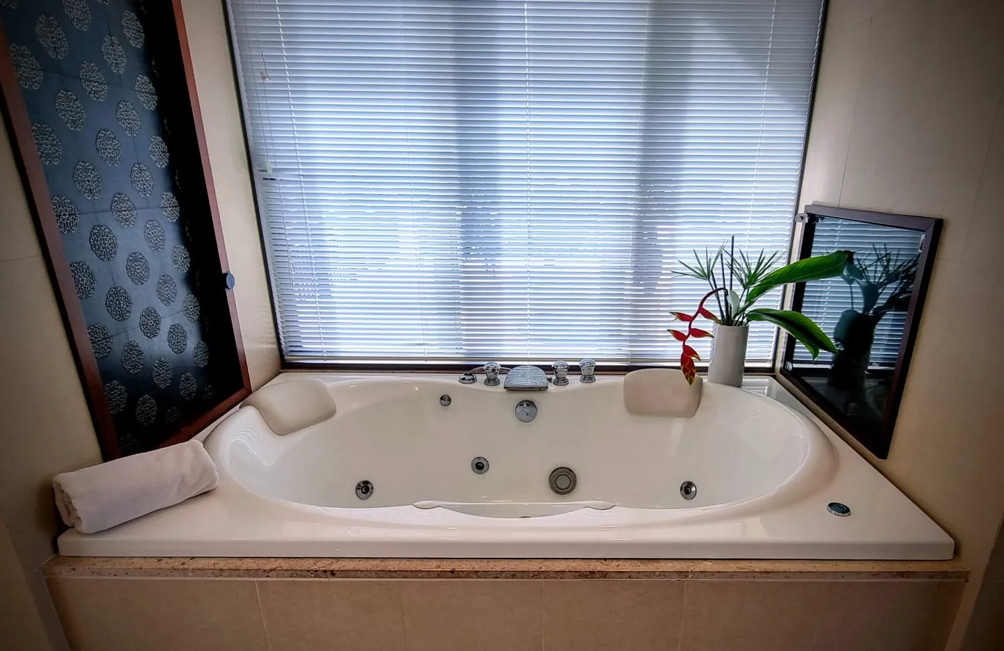 Property image - full photo 16